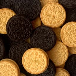 Nabisco Golden Oreo Cookies, 36.8g - image 2